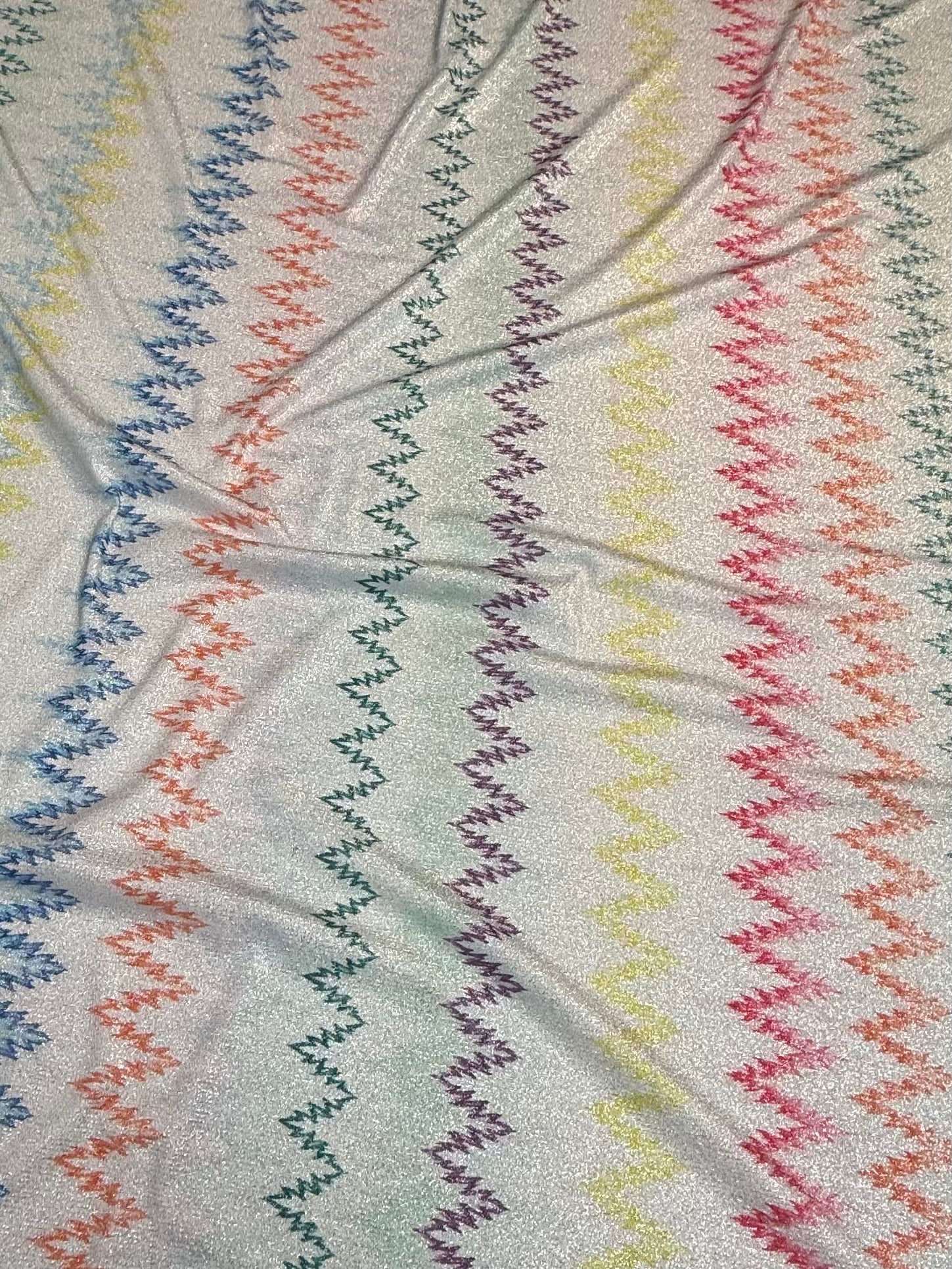 Pastel Gökkuşağı Zigzag Desen Kumaş