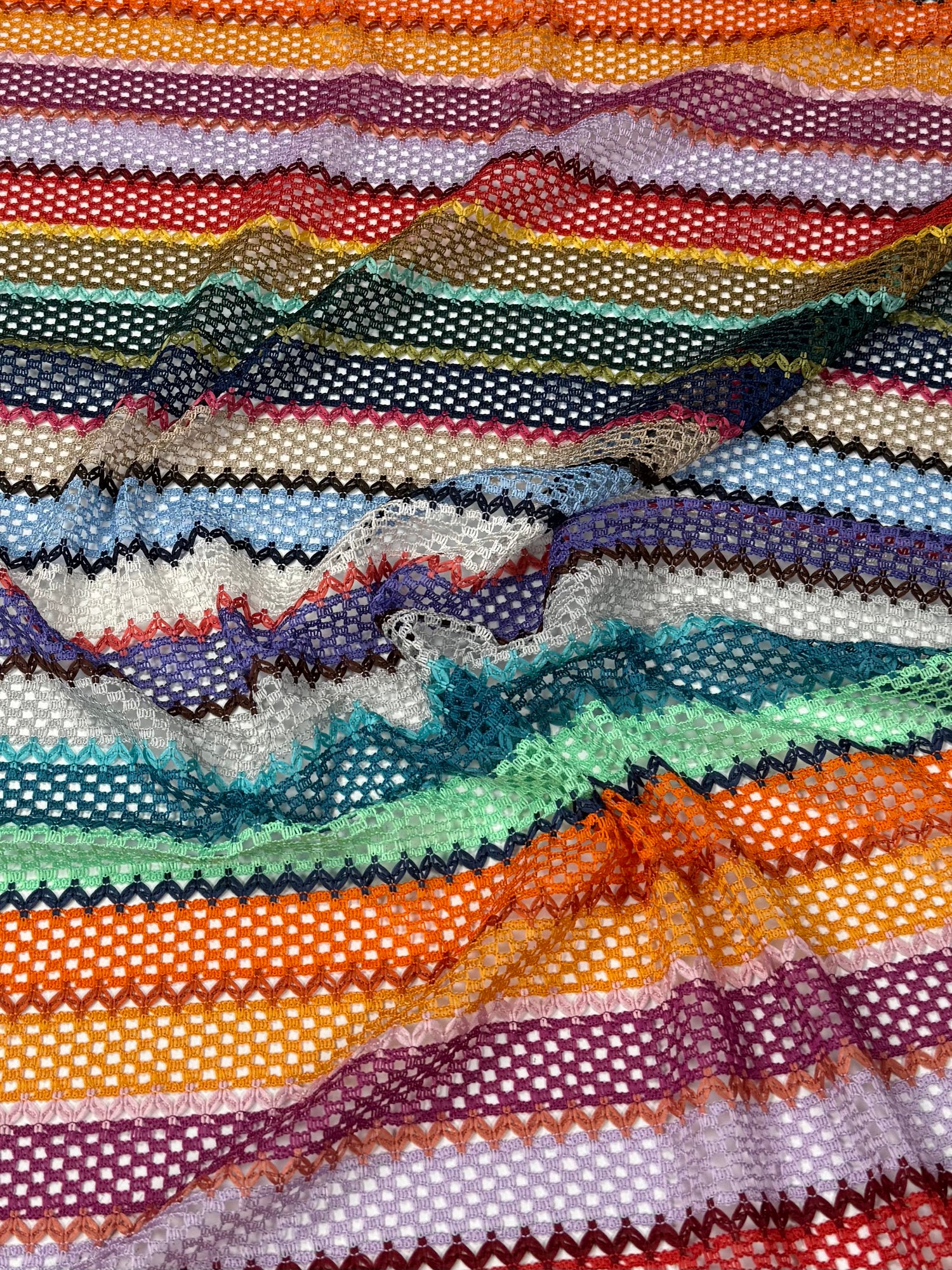 Çok Renkli Çizgili Örme File Kumaş