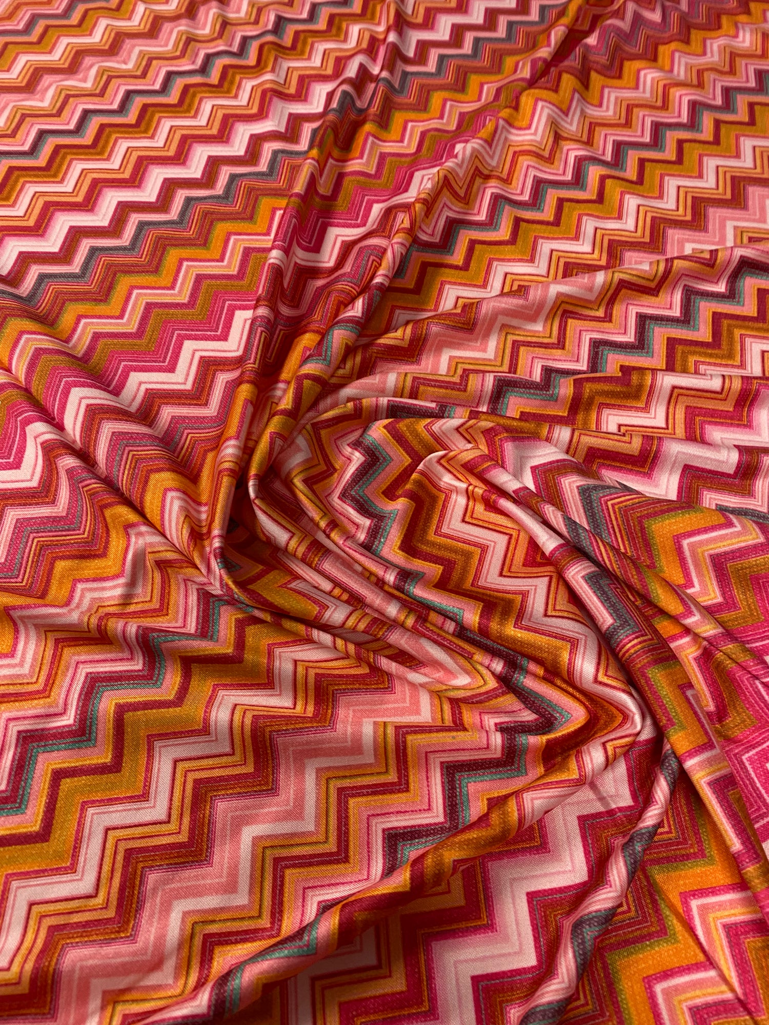 Çok Renkli Zigzag Desen Likralı Kumaş